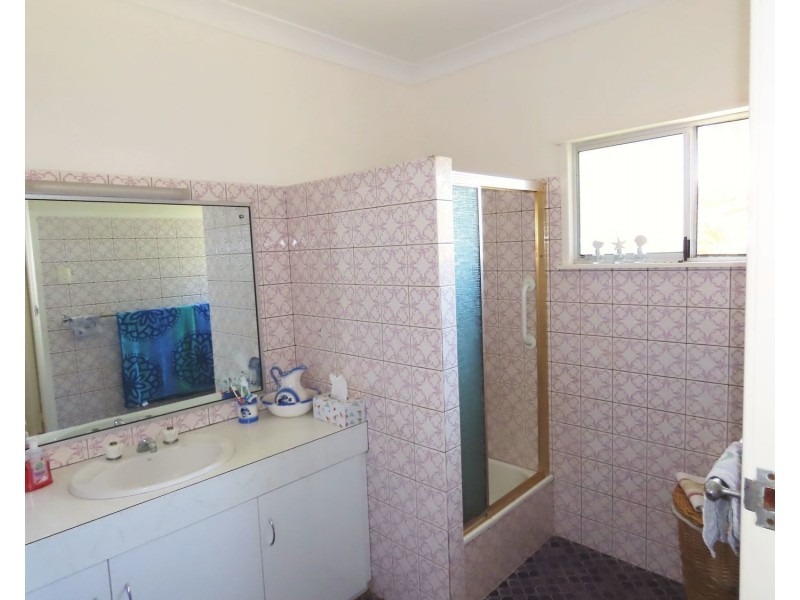 119 Hillview Road, Bowen QLD 4805