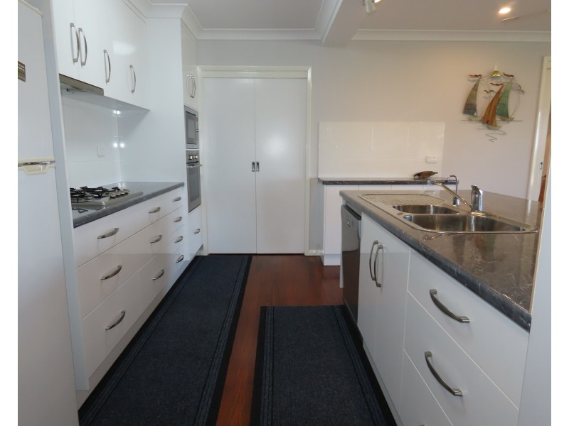 95 Queens Beach Esplanade, Bowen QLD 4805