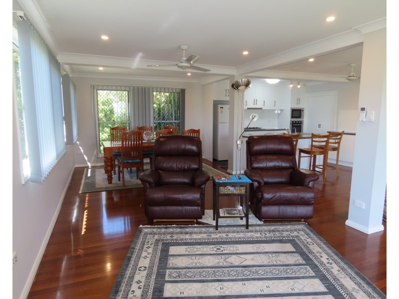95 Queens Beach Esplanade, Bowen QLD 4805