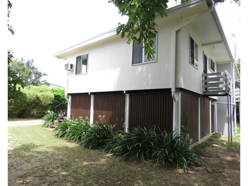 2/12 Verna Street, Bowen QLD 4805