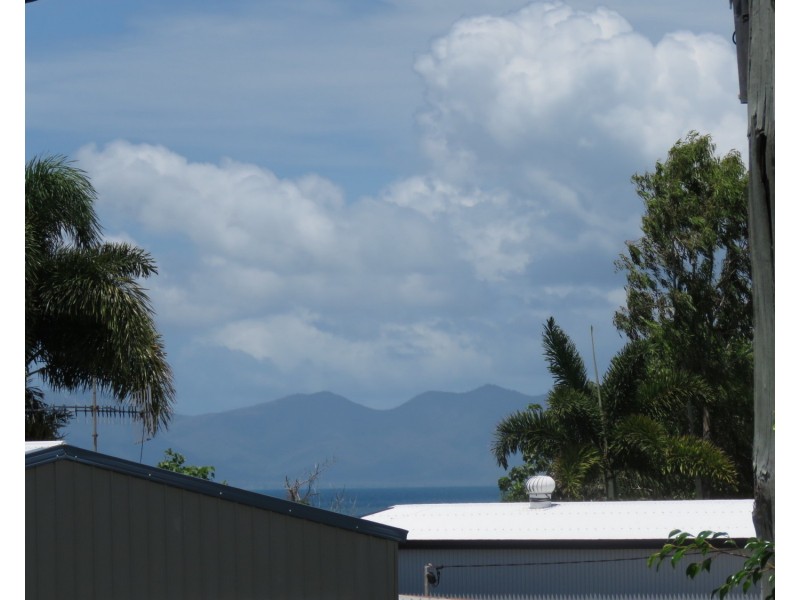 43 Whyte Avenue, Brisk Bay QLD 4805