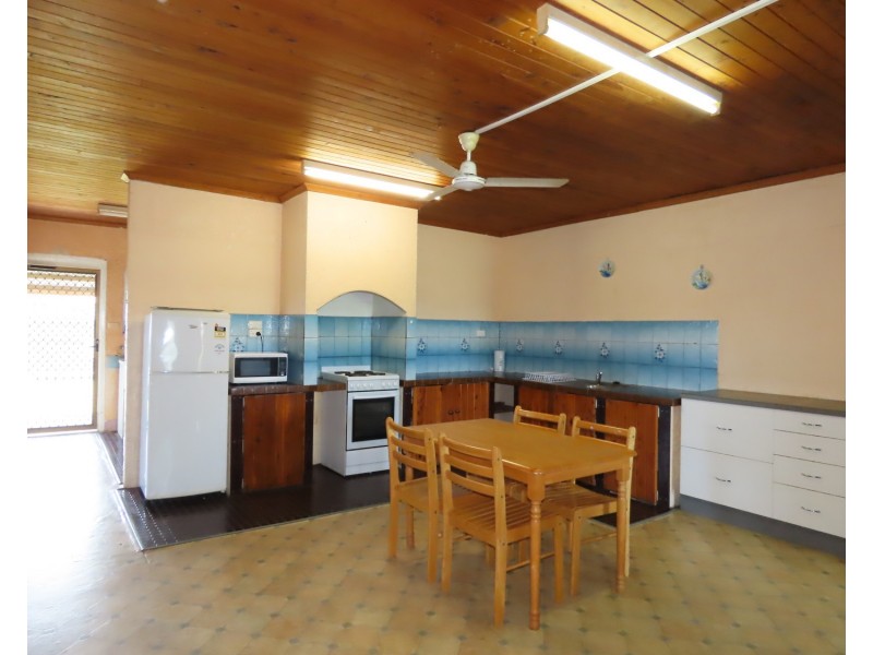 105 Hillview Road, Bowen QLD 4805