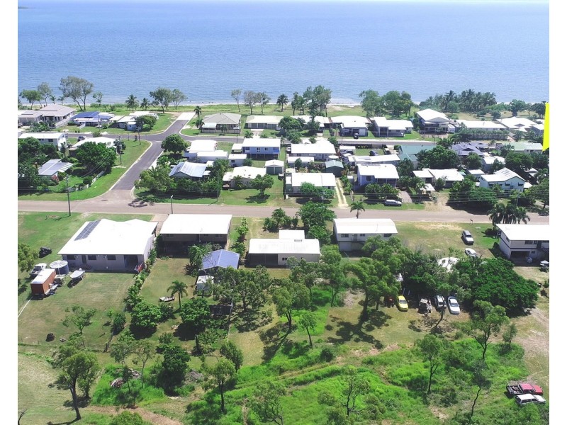 43 Whyte Avenue, Bowen QLD 4805