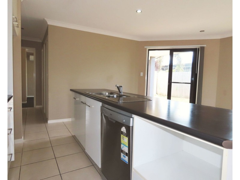 4/10 Gordon Street, Bowen QLD 4805