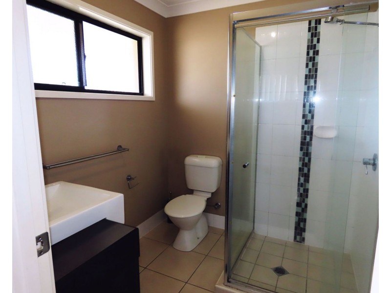 4/10 Gordon Street, Bowen QLD 4805