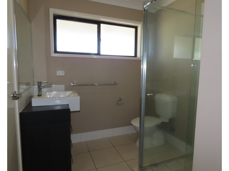 4/10 Gordon Street, Bowen QLD 4805