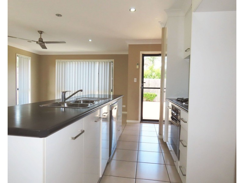 4/10 Gordon Street, Bowen QLD 4805