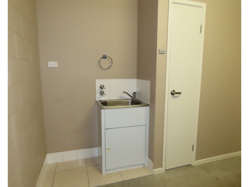 4/10 Gordon Street, Bowen QLD 4805