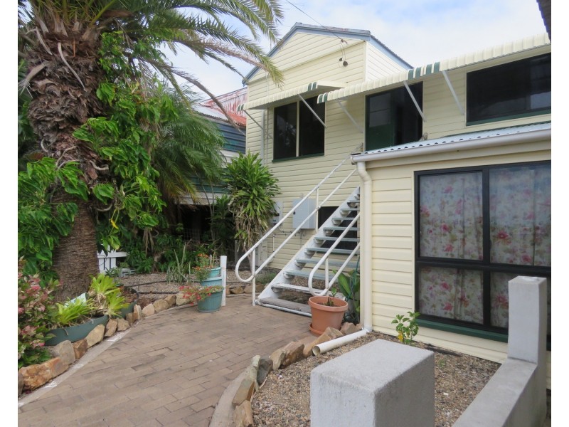 40-42 Poole Street, Bowen QLD 4805