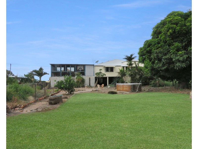 40-42 Poole Street, Bowen QLD 4805