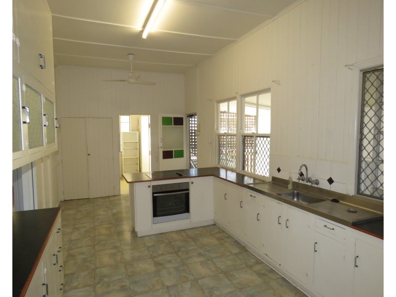 18 Hay Street, Bowen QLD 4805