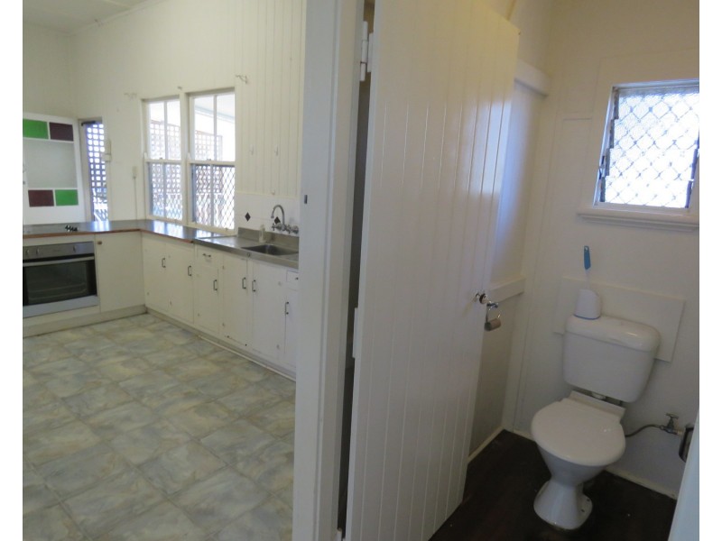 18 Hay Street, Bowen QLD 4805