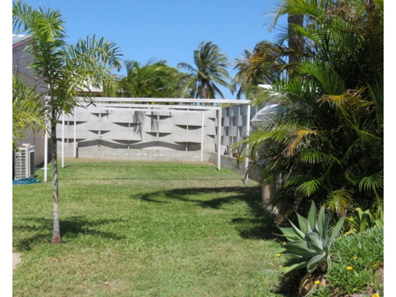 6/43 Crofton Street, Bowen QLD 4805