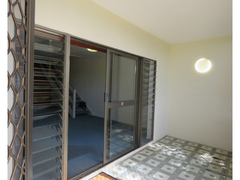 4/60 Herbert Street, Bowen QLD 4805