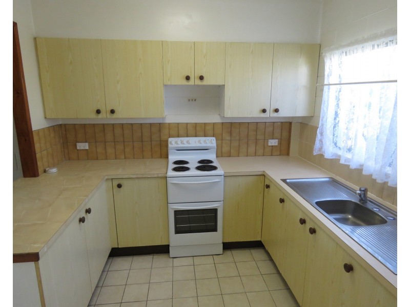 4/60 Herbert Street, Bowen QLD 4805
