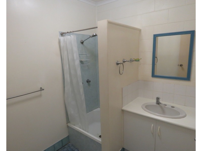 4/60 Herbert Street, Bowen QLD 4805