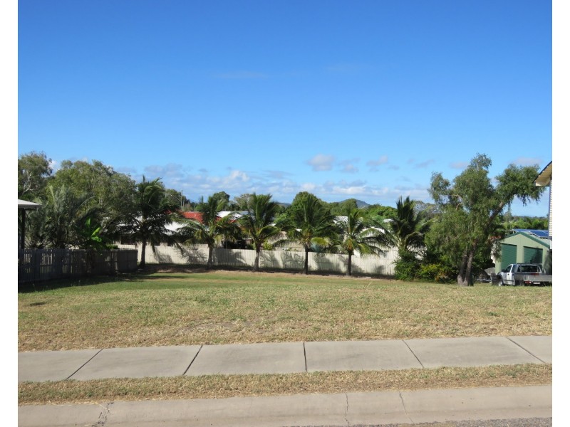 3 Craigie Court, Bowen QLD 4805