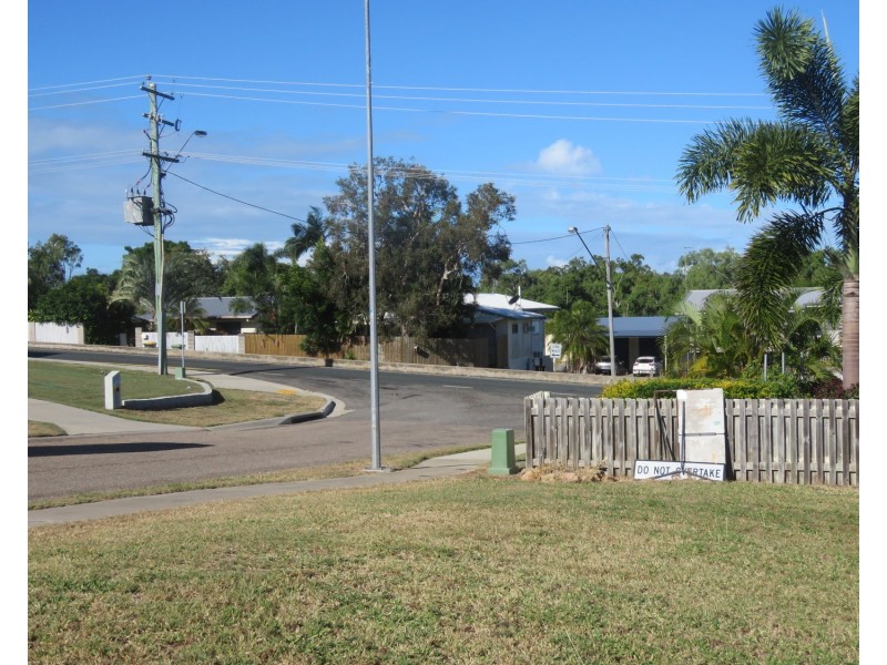 3 Craigie Court, Bowen QLD 4805