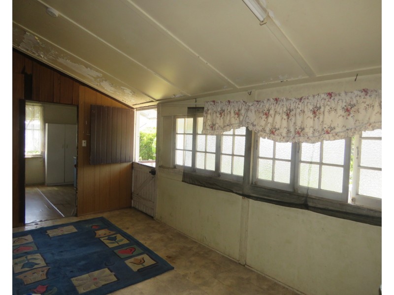 86 Herbert Street, Bowen QLD 4805