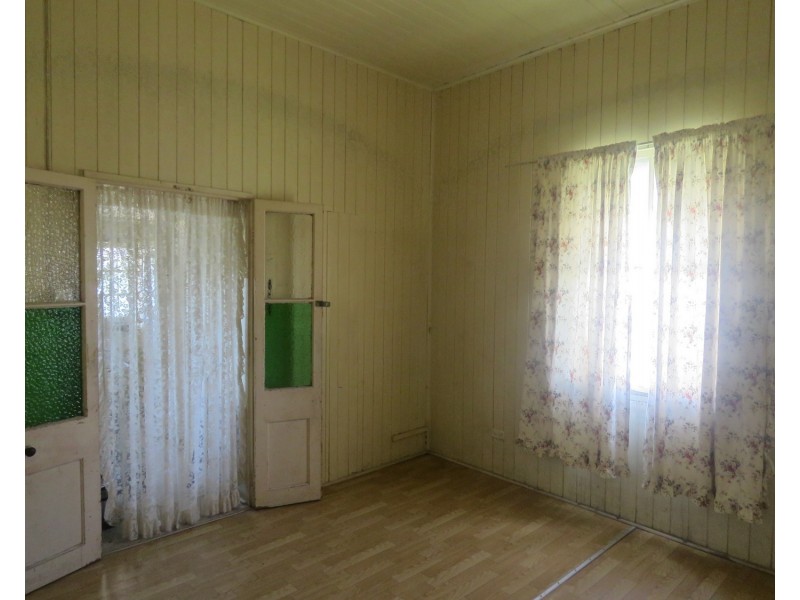 86 Herbert Street, Bowen QLD 4805