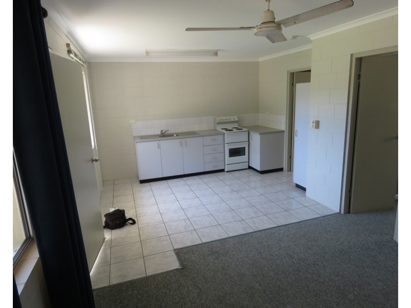 3/43 Crofton Street, Bowen QLD 4805