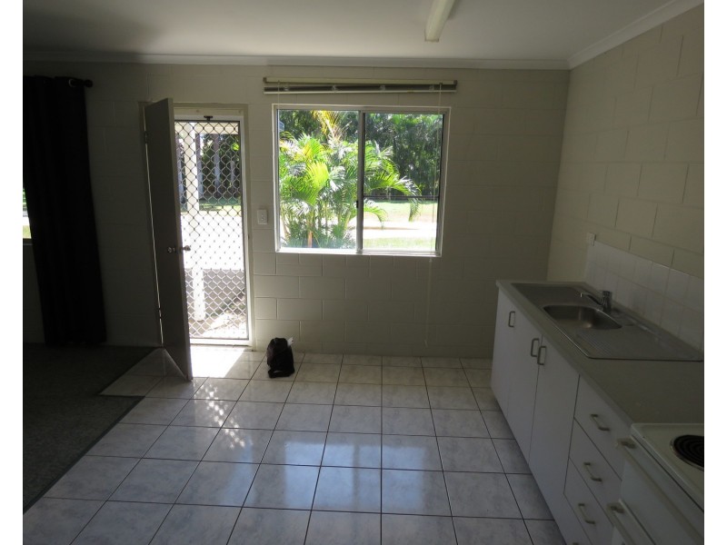 3/43 Crofton Street, Bowen QLD 4805