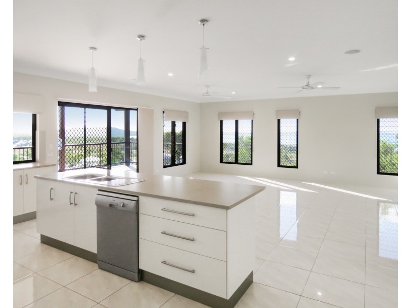 19 Harbourview Terrace, Bowen QLD 4805