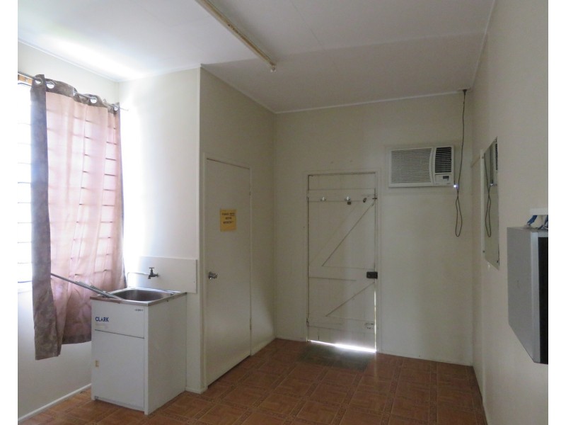 30 Herbert Street, Bowen QLD 4805