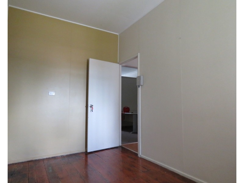 30 Herbert Street, Bowen QLD 4805