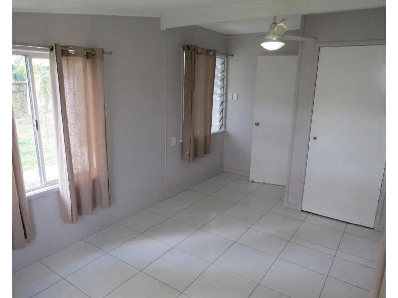 2/6 Webster Street, Bowen QLD 4805