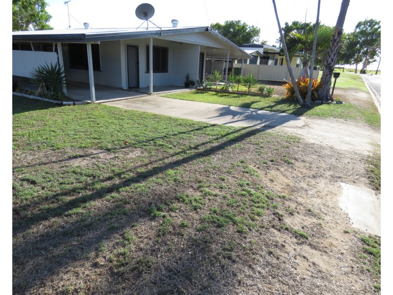 2/6 Webster Street, Bowen QLD 4805