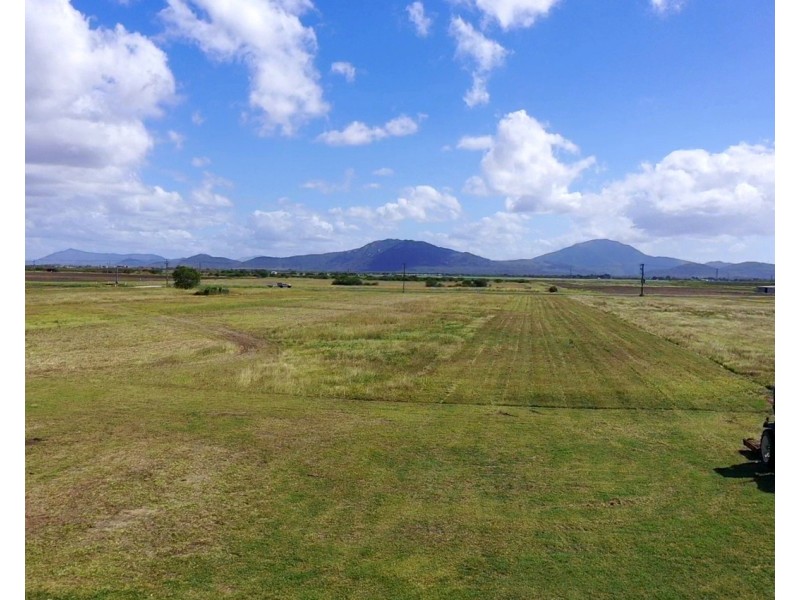 11 Sandy Lane, Bowen QLD 4805