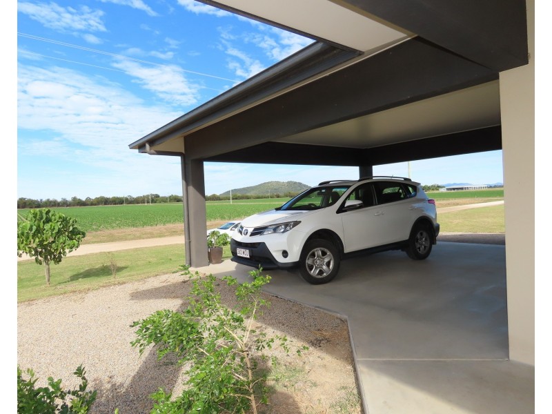 11 Sandy Lane, Bowen QLD 4805