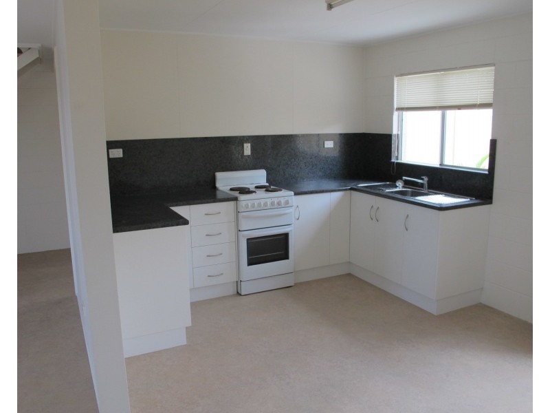 3/121 Herbert Street, Bowen QLD 4805