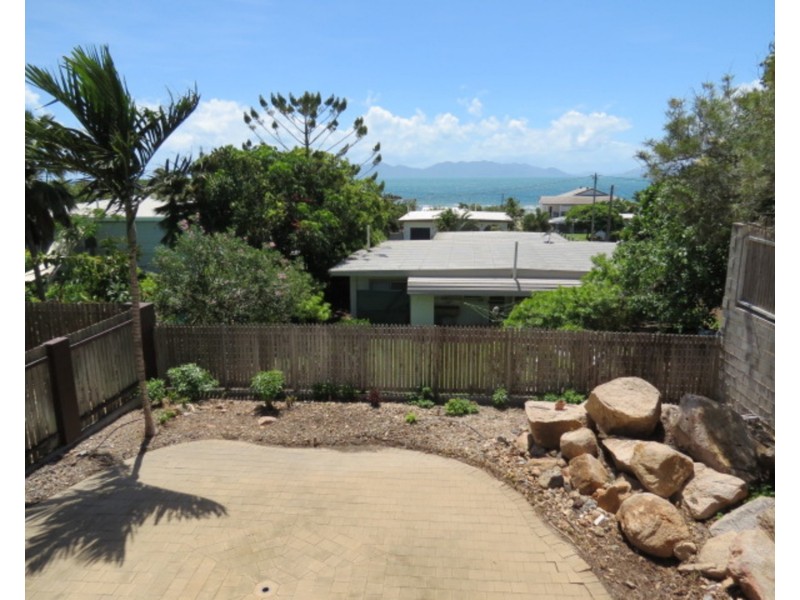 9 Avicennia Street, Bowen QLD 4805