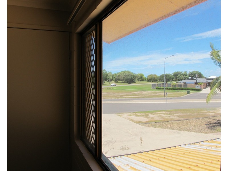 8/2A Powell Street, Bowen QLD 4805