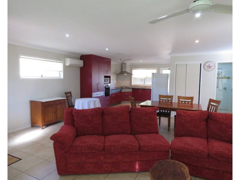 2/7 Leichhardt Street, Bowen QLD 4805