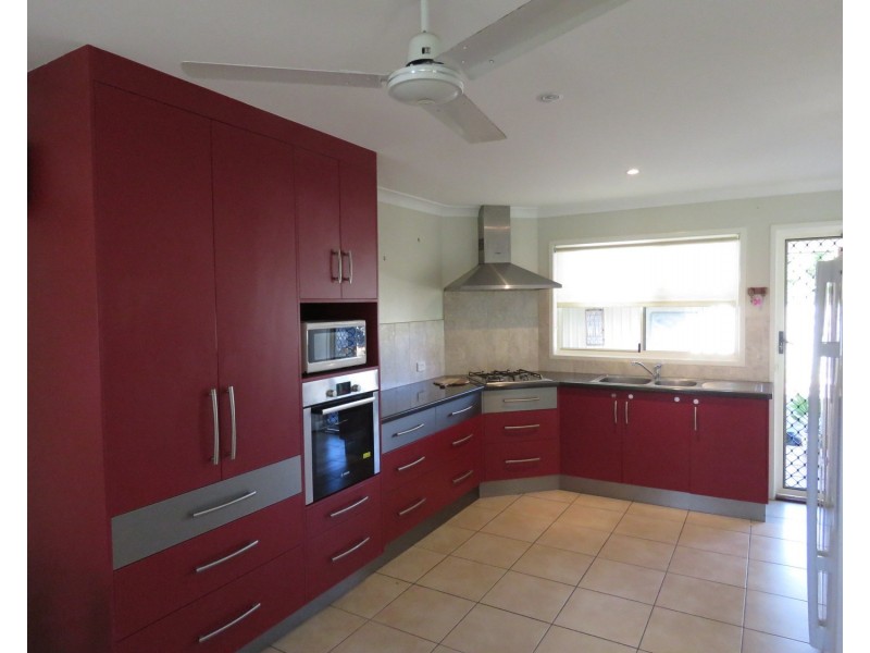 2/7 Leichhardt Street, Bowen QLD 4805