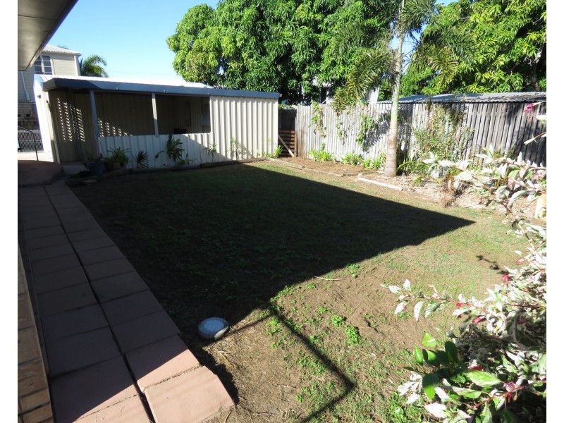 2/7 Leichhardt Street, Bowen QLD 4805