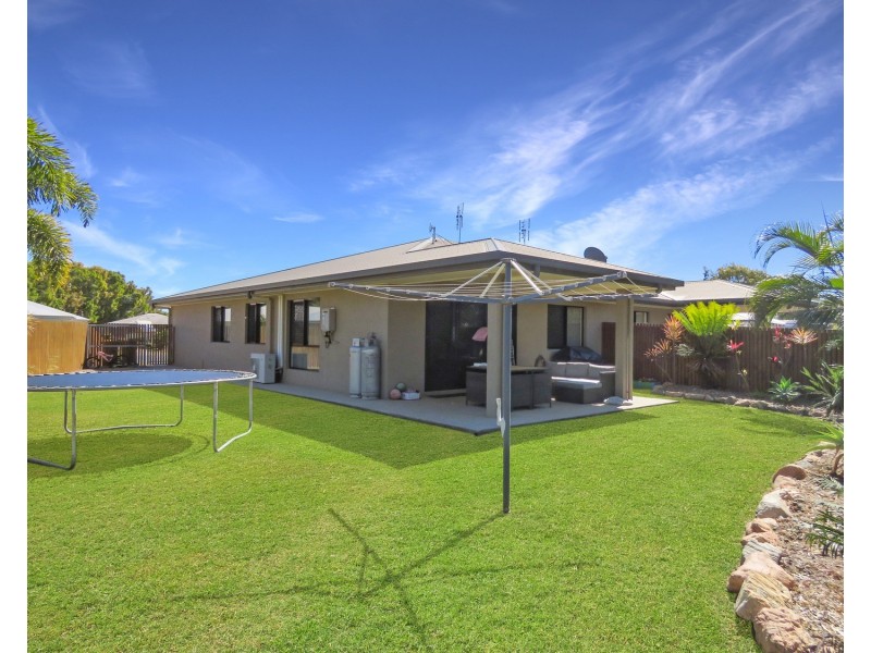 2/23 Tea Tree Close, Bowen QLD 4805