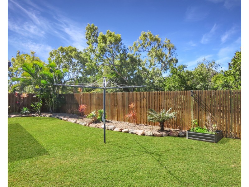2/23 Tea Tree Close, Bowen QLD 4805