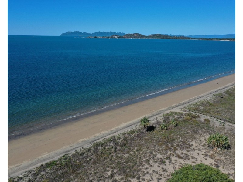69 Queens Beach Esplanade, Bowen QLD 4805
