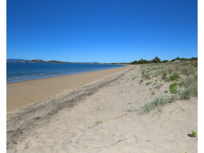 69 Queens Beach Esplanade, Bowen QLD 4805
