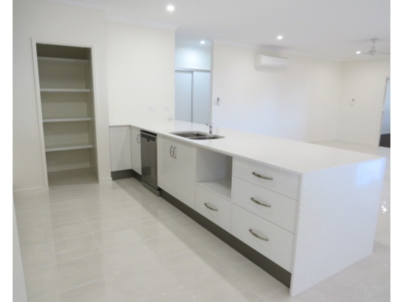 15 Ada Place, Bowen QLD 4805