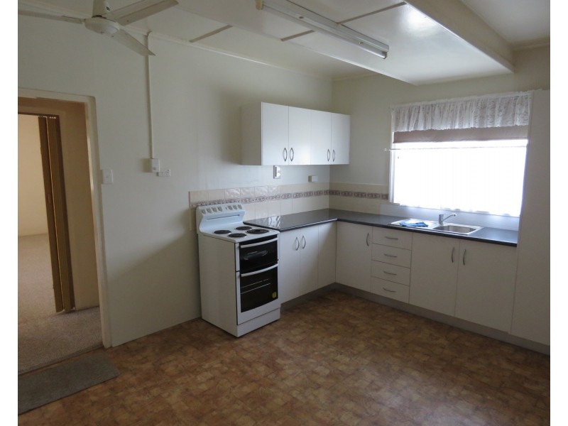 12 Leichhardt Street, Bowen QLD 4805