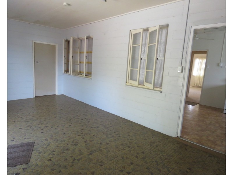 12 Leichhardt Street, Bowen QLD 4805