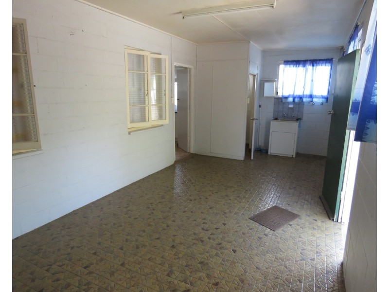 12 Leichhardt Street, Bowen QLD 4805