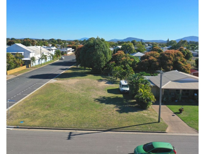 41 Queens Beach Esplanade, Bowen QLD 4805