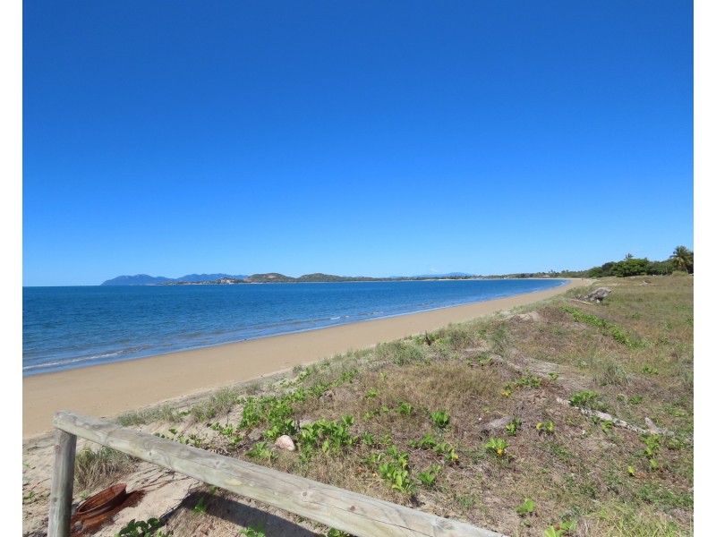 41 Queens Beach Esplanade, Bowen QLD 4805
