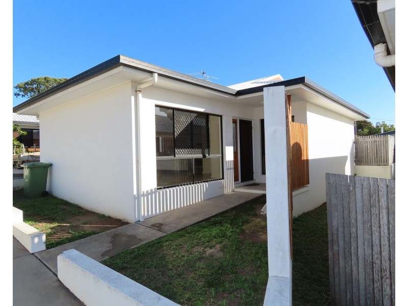 2/13 Queens Road, Bowen QLD 4805